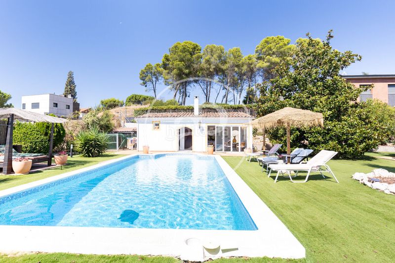 Foto e6e97f6d-eff7-41d6-82c1-e0f49af6baf4. Casa amb calefacció aparcament piscina a Bellaterra