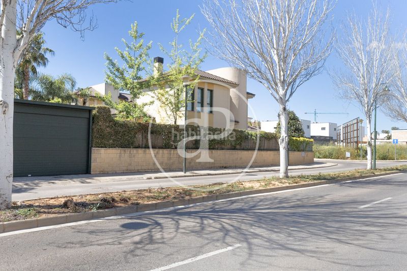 Foto b9855a70-3434-4245-8652-f3e1b5851eee. Dúplex amb calefacció aparcament piscina a Torre en Conill-Cumbres de San Antonio Bétera