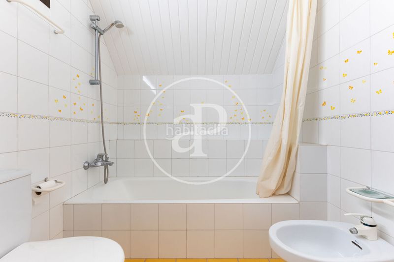 Foto fbaf5bfb-8fe3-4b3b-a490-9d9d114ac1a5. Casa amb calefacció aparcament a Matadepera