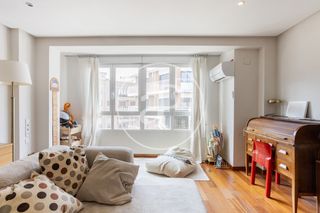 Miete Etagenwohnung  Carrer de nicolás estevanez. Piso en alquiler en nou moles