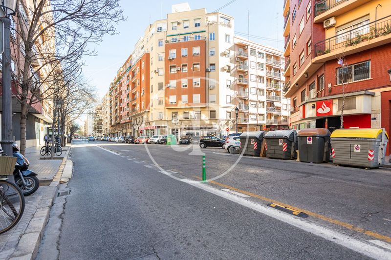 Foto a692dcf8-d742-4521-967b-c264b7880a5c. Etagenwohnung mit heizung in Nou Moles Valencia