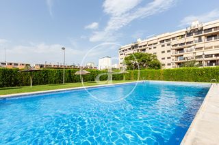 Appartement à Playa del Puig. Apartamento con terraza y vistas al mar a 200 m de la playa