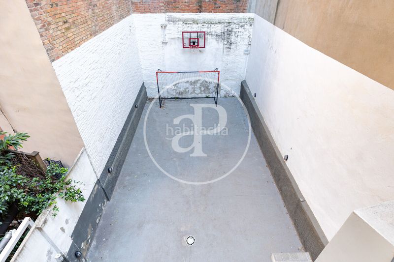 Foto 00695648-65f7-4ea3-a9f0-3310d62040dd. Casa amb calefacció piscina a Putget - Farró Barcelona