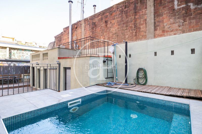 Foto 31ba6b37-b816-452f-b51c-ac1b21eface5. Casa amb calefacció piscina a Putget - Farró Barcelona