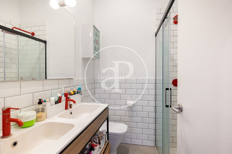 Foto 3476e333-6dc7-4386-884a-58ef15ce7ffe. Casa amb calefacció piscina a Putget - Farró Barcelona
