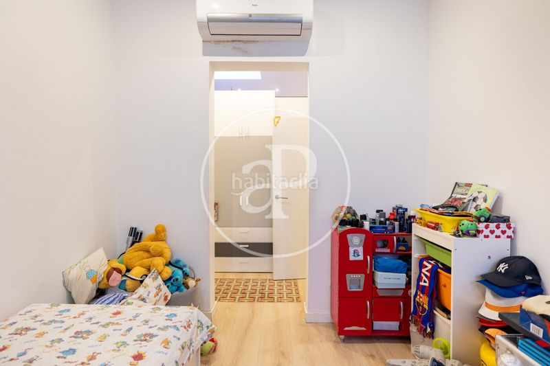 Foto 3b1478c4-7e80-49cf-a028-a0dd331cd88a. Casa amb calefacció piscina a Putget - Farró Barcelona