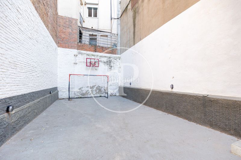 Foto 599625ce-29dd-4e69-99d2-54a20460a7c1. Casa amb calefacció piscina a Putget - Farró Barcelona