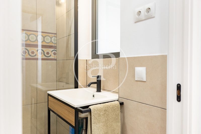 Foto 72babf71-f7a8-4ed9-85e4-5b5e9f6b986e. Casa amb calefacció piscina a Putget - Farró Barcelona
