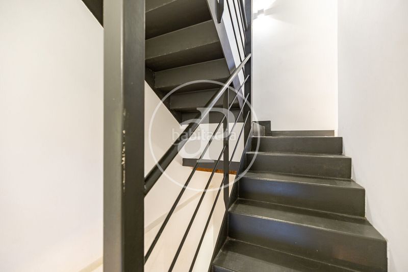Foto c0a5a915-927d-473f-8d0d-c9ac6d9a8ffd. Casa amb calefacció piscina a Putget - Farró Barcelona