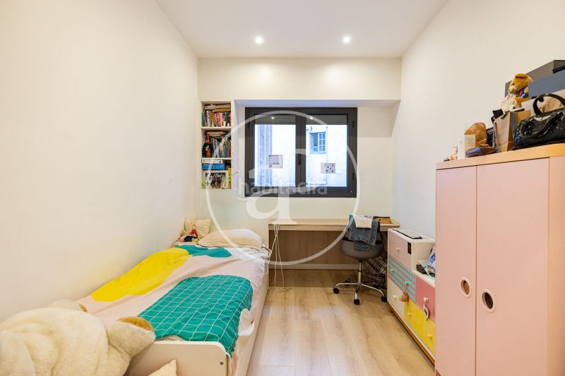 Foto fa3cc67b-4e23-4740-82d7-3ca4cecb54ea. Casa amb calefacció piscina a Putget - Farró Barcelona