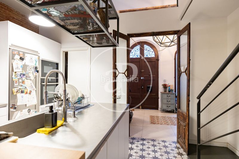 Foto fcb890e6-aa6a-401c-bd75-c9c56ed4cd40. Casa amb calefacció piscina a Putget - Farró Barcelona