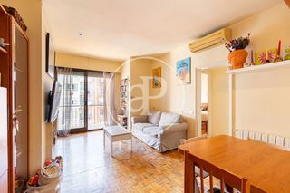 Flat  Carrer de santaló. Piso en venta en galvany