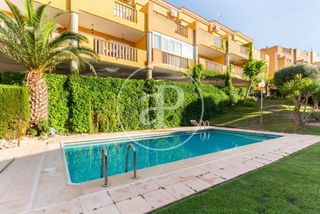Reihenhaus in El Bosque. Chalet adosado en venta en la urbanizacion el bosque