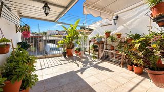 Maison jumelée à Pedralba. Casa en venta en pedralba