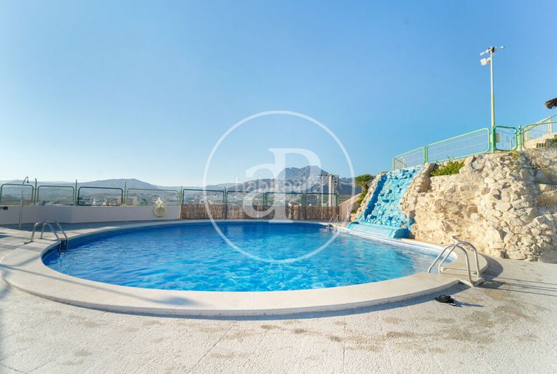Foto 26a597f8-5b74-480e-adf2-c6903fdef7c9. Piso  en venta en Playa Poniente Benidorm