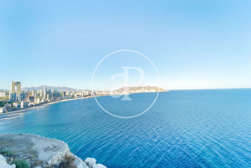 Foto b8f3f5c1-5400-4dad-a2f2-8fb6a7f4fe1e. Piso  en venta en Playa Poniente Benidorm