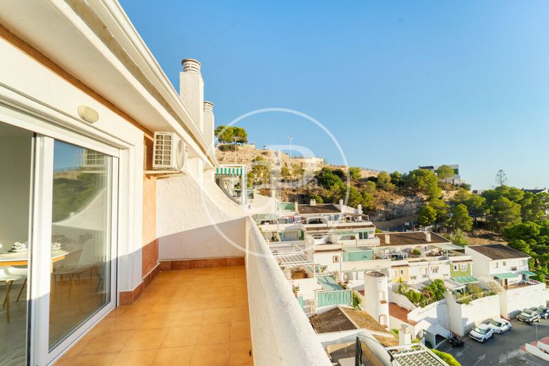Foto ec3144bf-5b33-4711-b0b1-65ddde9e2505. Piso  en venta en Playa Poniente Benidorm