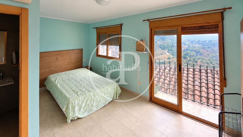 Foto 1db97cc0-f9aa-45d7-8229-dcc4abd2551a. Casa adossada a Pedralba