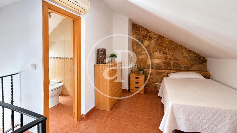 Foto 56b09964-6fff-416a-9d5d-529ac8e54353. Casa adossada a Pedralba
