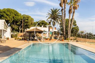 Casa a Centro. Casa en venta en muchamiel