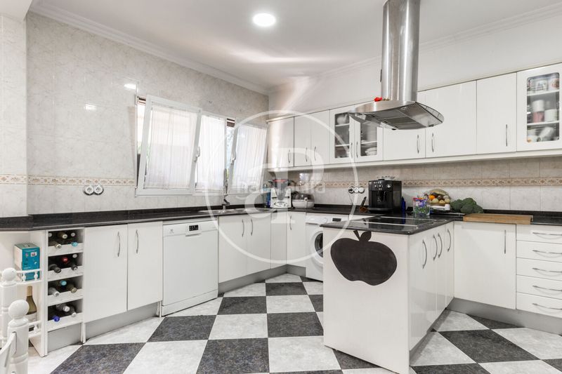 Foto 5745a789-ba41-401d-8237-1d7679088142. Casa amb calefacció aparcament piscina a Centro Mutxamel