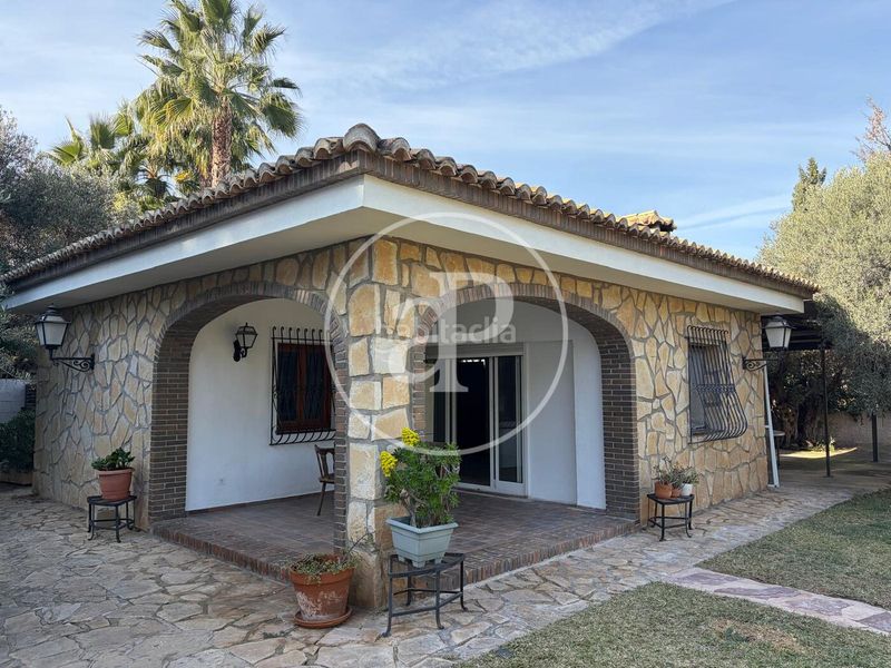 Foto e03ae896-c1bf-489b-a43e-a72c7e7b0152. Casa amb calefacció aparcament piscina a Centro Mutxamel