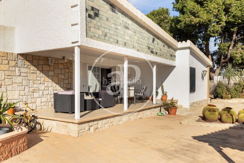 Foto f24410f6-824d-49e6-8f41-35c11a5797be. Casa amb calefacció aparcament piscina a Centro Mutxamel