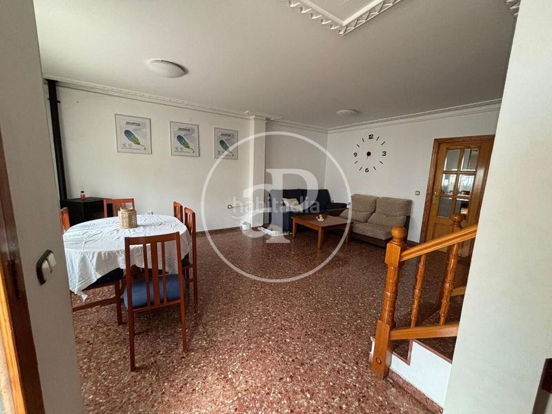 Foto 7c0d6262-f333-47c3-9e0b-38b717a877c8. Casa adossada amb calefacció aparcament a Centro Chiva