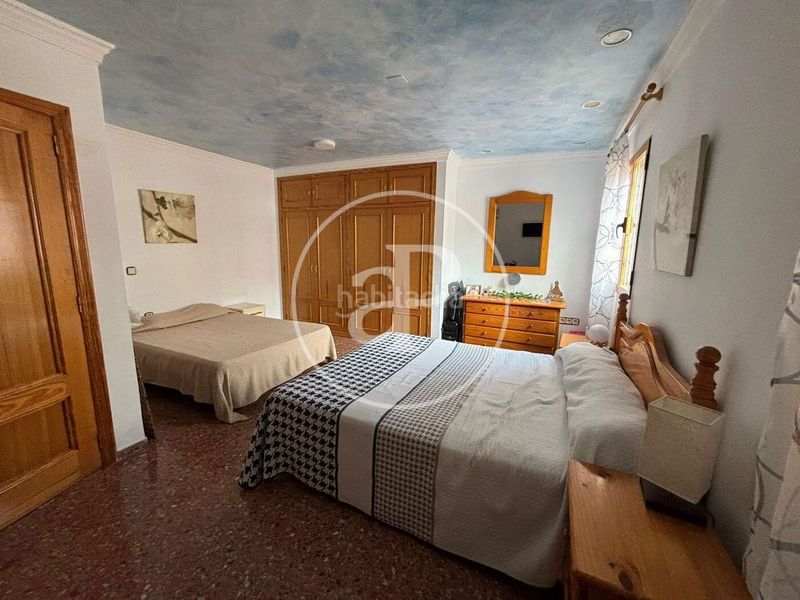 Foto 84187a18-829b-4714-88eb-a56566e19317. Casa adossada amb calefacció aparcament a Centro Chiva