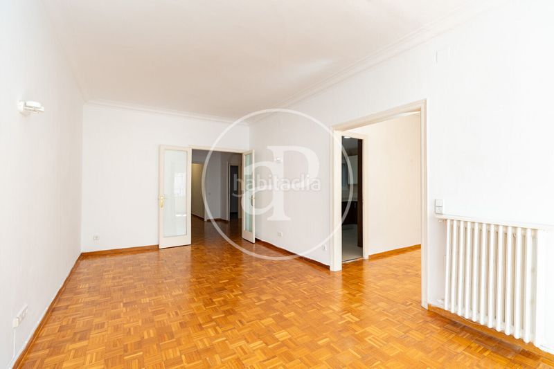 Foto 2dee7882-5707-4b3f-b606-cdab508d0279. Piso  en venta en sarrià en Tres Torres Barcelona
