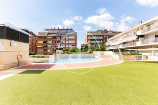 Appartement  Carrer del vallès. Piso en venta en sant cugat
