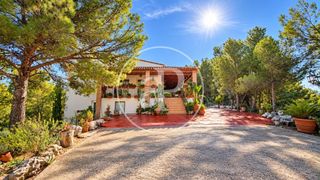 Haus in Pedralba. Casa independiente en venta en pedralba