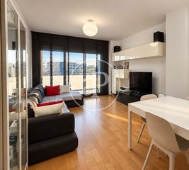 Appartement à Casas Verdes. Piso con piscina y terraza en casa verdes, paterna