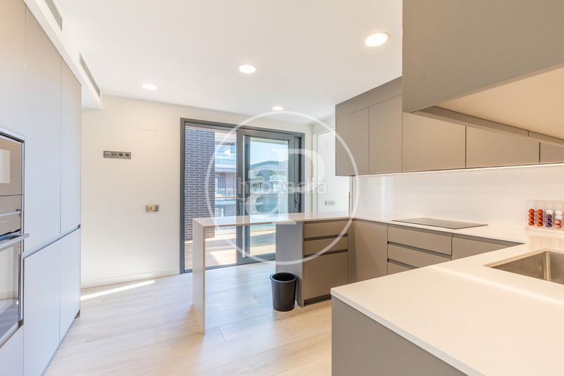 Foto 546150df-854f-480f-bf1d-ea4b7e4a56ee. Àtic 137m<sup>2</sup> amb calefacció piscina a Finestrelles Esplugues de Llobregat