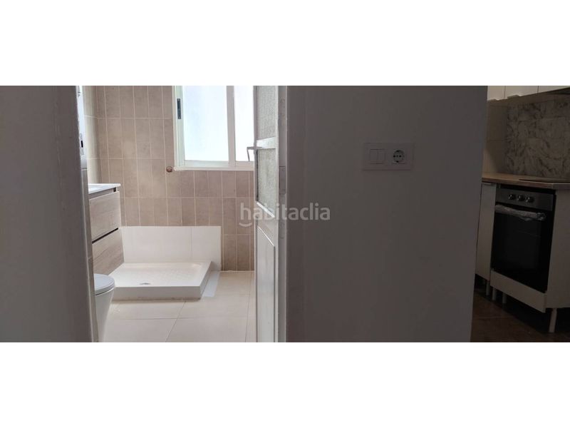 Foto 1d83c2b7-204a-4586-bac8-3f3d85bac53a. Piso en calle progreso 164 flat típico casas cabanyal en Valencia