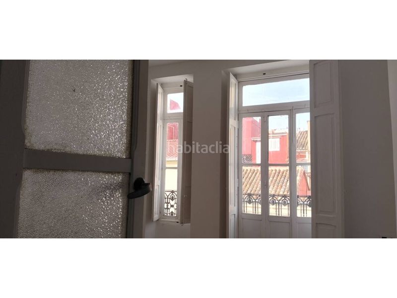 Foto 85c7bfc9-8f4e-46b0-adcb-f426b4963f5e. Piso en calle progreso 164 flat típico casas cabanyal en Valencia