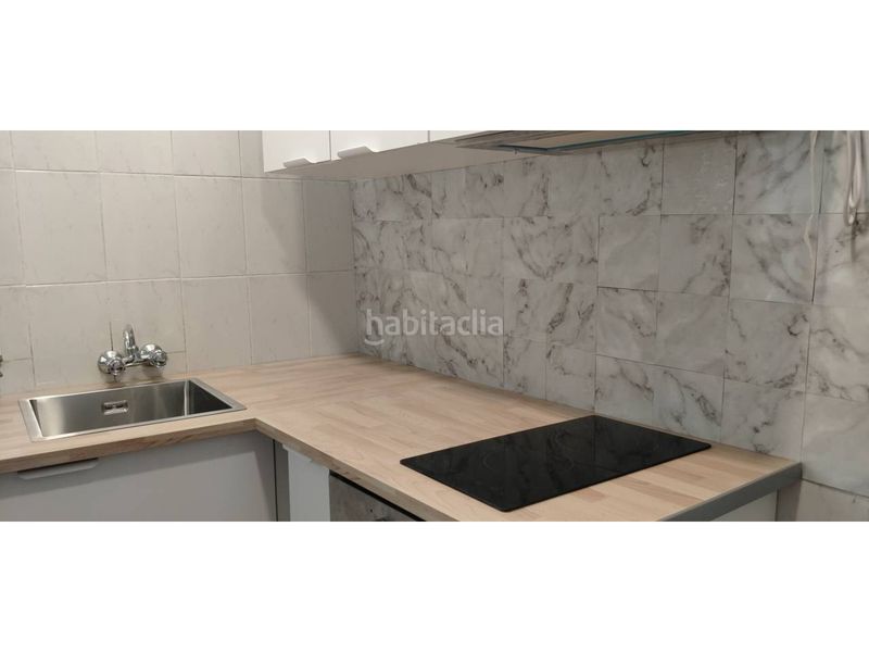Foto c7c33f64-ed69-4865-bb31-dc01a83d0e42. Piso en calle progreso 164 flat típico casas cabanyal en Valencia