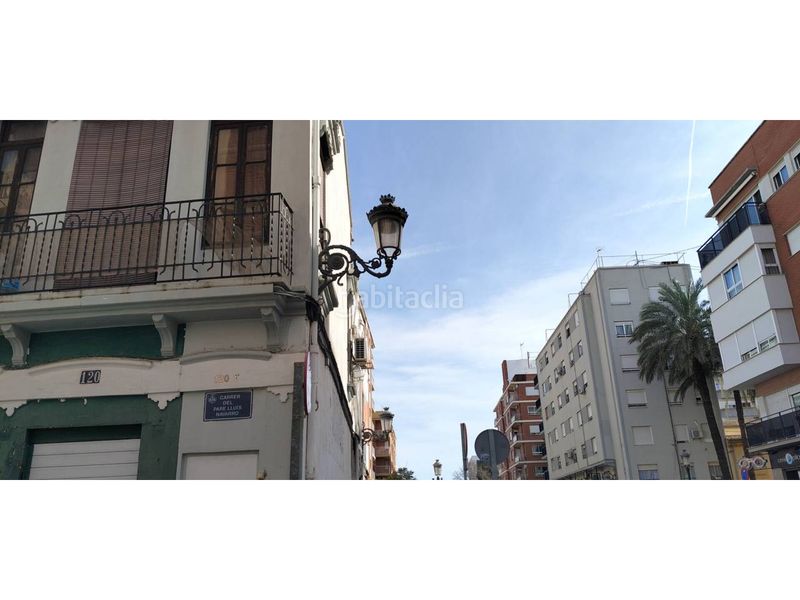 Foto e4620ae0-c230-4345-9426-2da1fab2bad3. Piso en calle progreso 164 flat típico casas cabanyal en Valencia