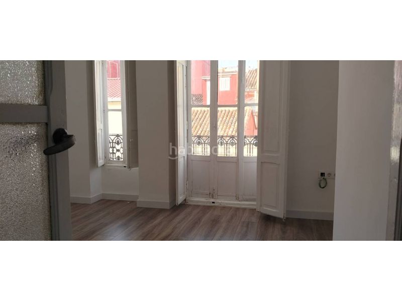 Foto f743a3b0-9390-495c-bd78-1721c96b02f1. Piso en calle progreso 164 flat típico casas cabanyal en Valencia