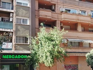 Pis a Calle pedro de valencia 12. Oportunidad a reformar en zona algiros