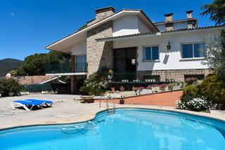 Chalet à Can Violí - Can Poi del Bosc. Torre a quatre vents amb àmplies vistes i piscina privada per ve