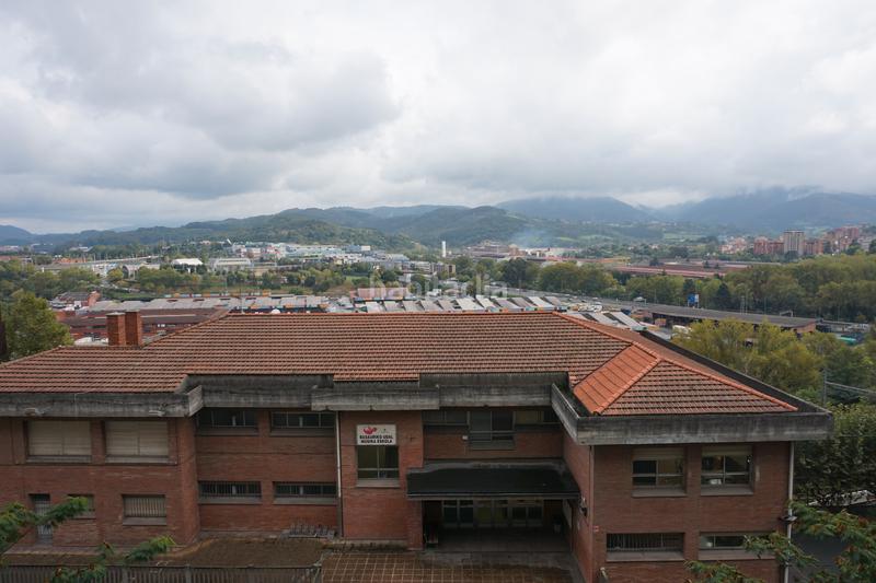 Foto 182a9799-9639-4b80-a851-e3cffb8dc44e. Appartamento con riscaldamento parcheggio in Kalero-Basozelai Basauri