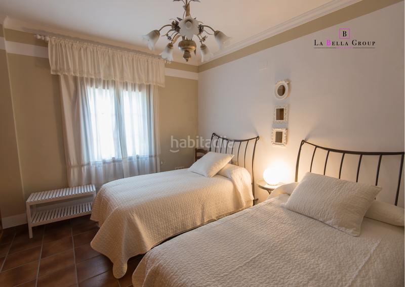 Foto e304353d-534f-414f-badd-2781e58aaec8. Casa con camino parcheggio piscina in Priego de Córdoba