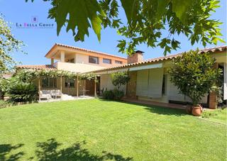Casa  Carrer puig. Magnífica villa unifamiliar en l'escala - girona.