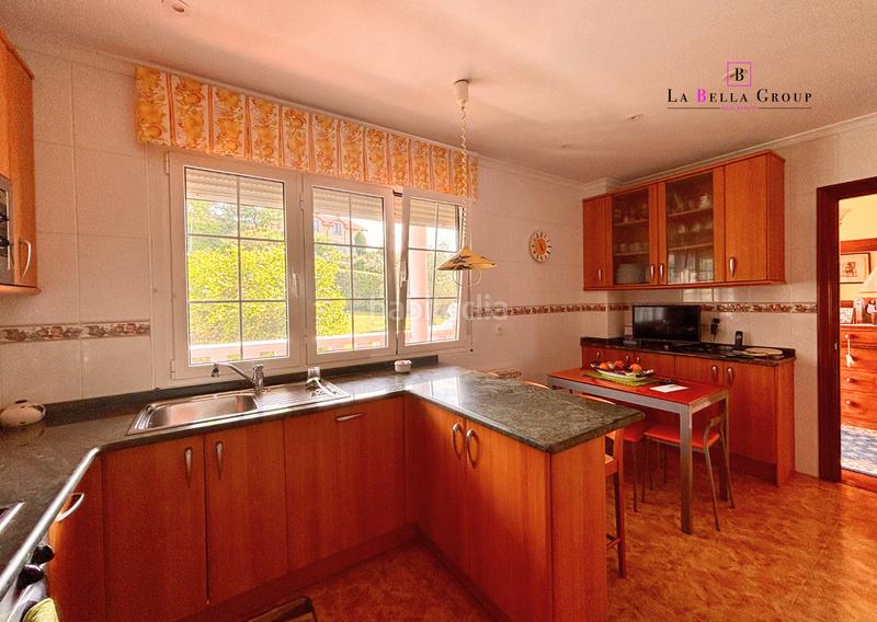 Foto 065dc8dc-3d04-46ca-9496-958b320b8a98. Casa  independiente en barrio la esprilla en Igollo en Camargo