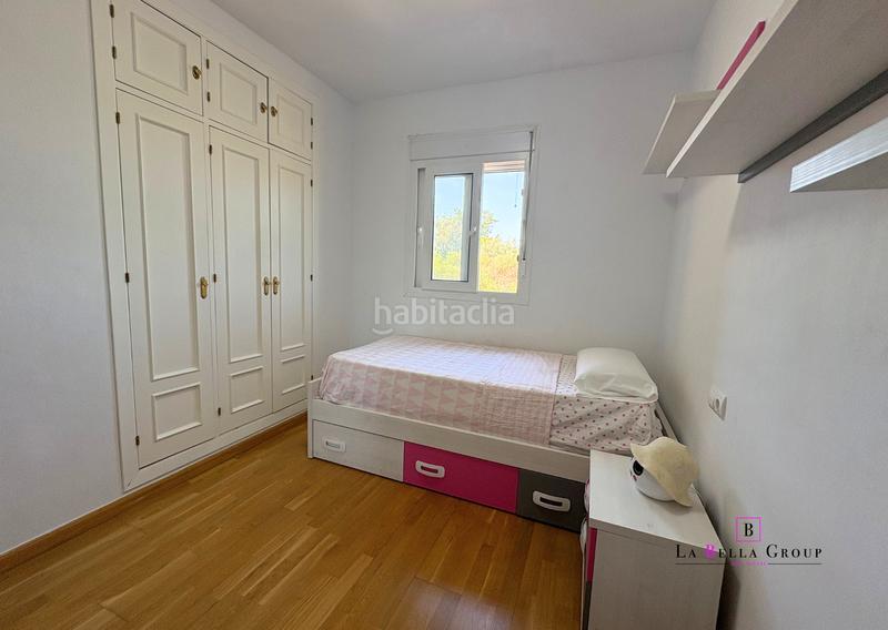 Foto 600ee2aa-1d40-4047-a0a5-d7354716fa40. Casa  pareada con jardín en urb. royal golf – en Jerez de la Frontera