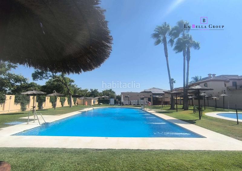 Foto 9371842b-4eae-4102-a5a6-9b913d300a09. Casa  pareada con jardín en urb. royal golf – en Jerez de la Frontera