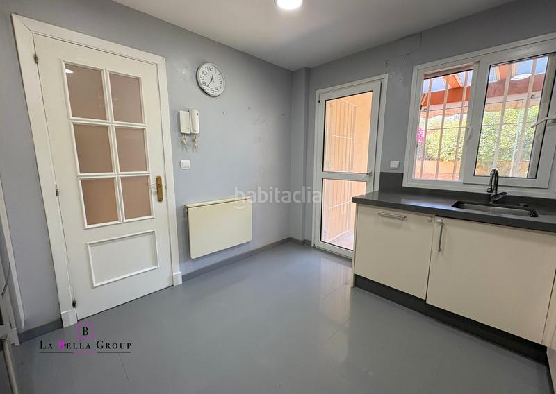 Foto baf7fe45-408d-4a76-8e6a-4fb19a98c7e0. Casa  pareada con jardín en urb. royal golf – en Jerez de la Frontera