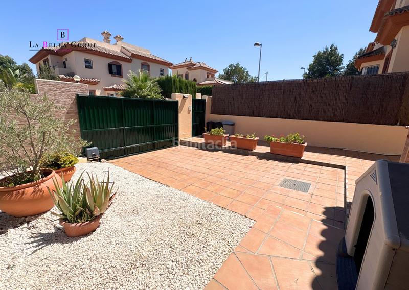 Foto c91e54ef-93e0-41ec-99e1-6ecefb2961eb. Casa  pareada con jardín en urb. royal golf – en Jerez de la Frontera