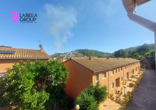 Casa adossada  Carrer dels doctors lluis barraquer. ¡descubre tu nuevo hogar en sant climent de llobregat!